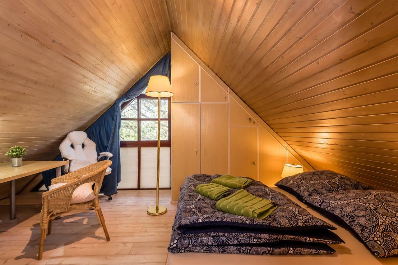 Zeevat Waldperlach Bed & Breakfast 2*